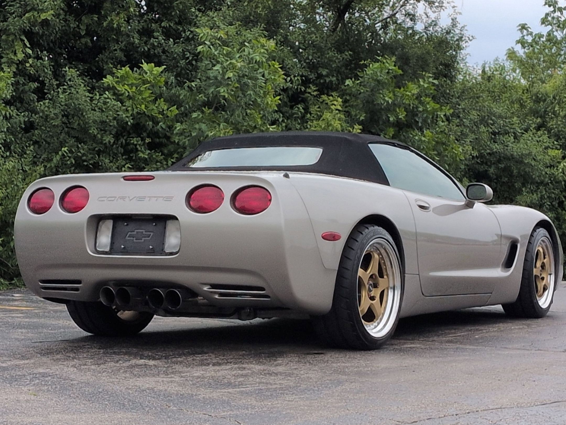 2001 Chevrolet Corvette BASE 2DR C