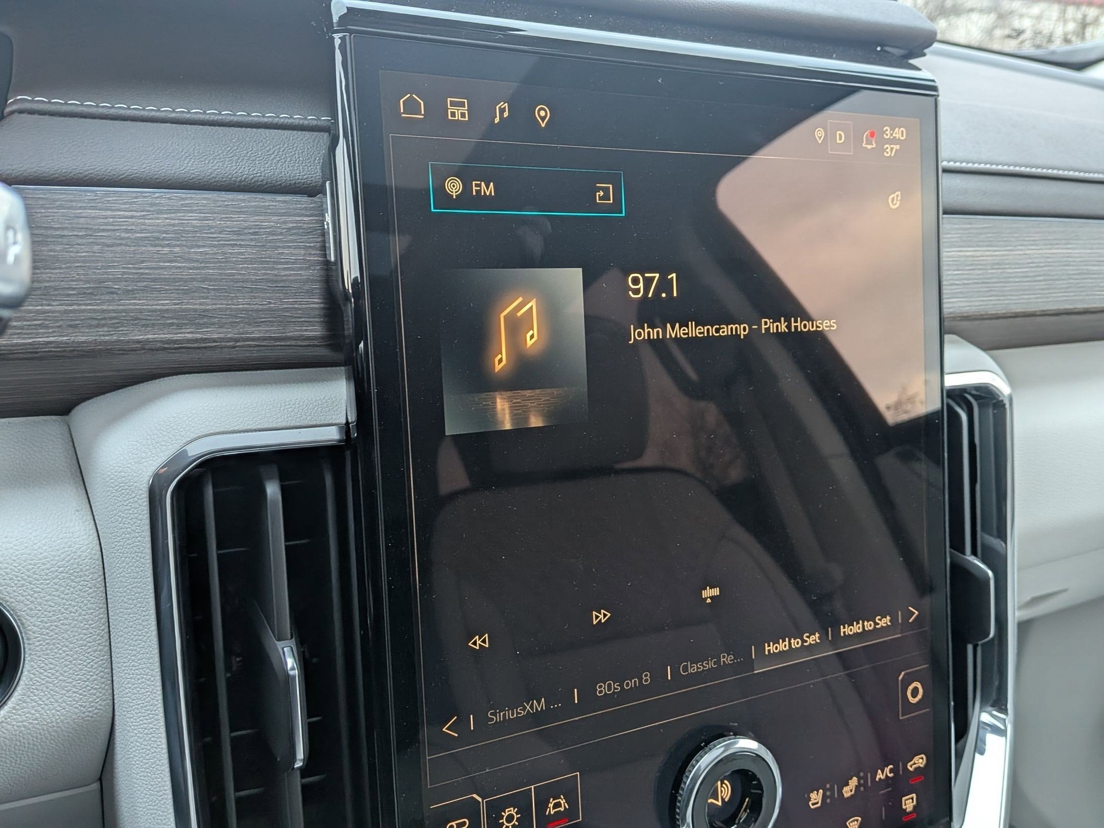 2024 GMC Acadia Denali