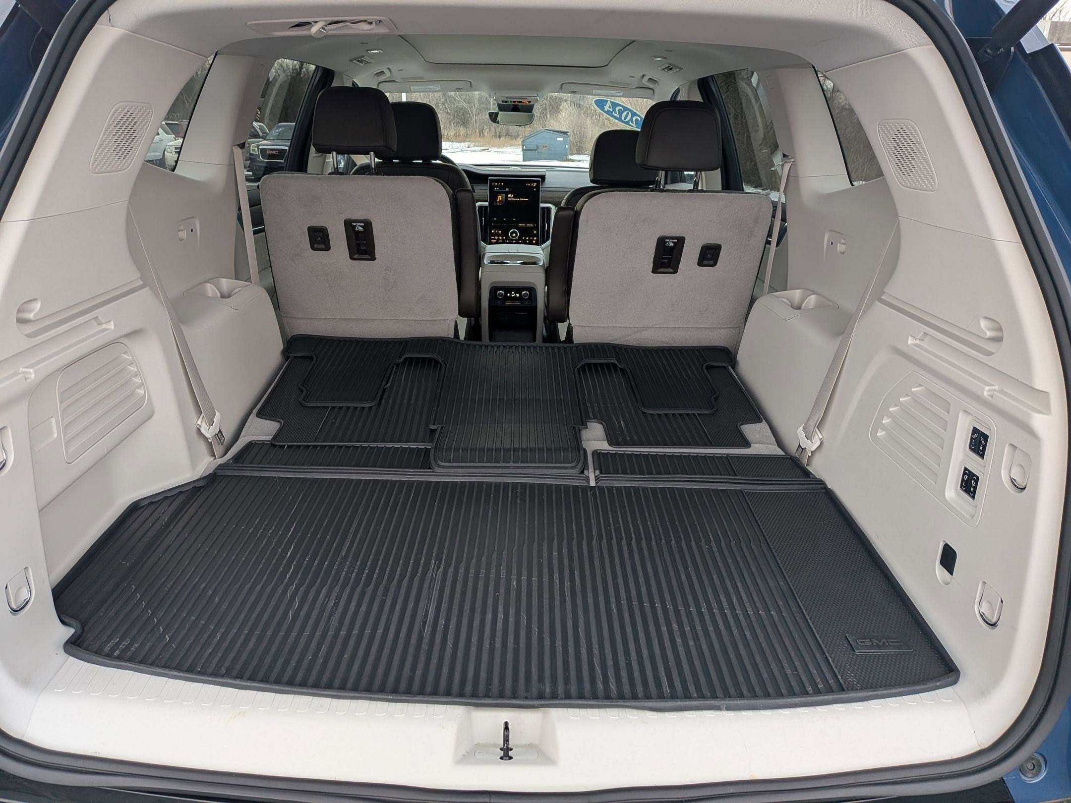 2024 GMC Acadia Denali