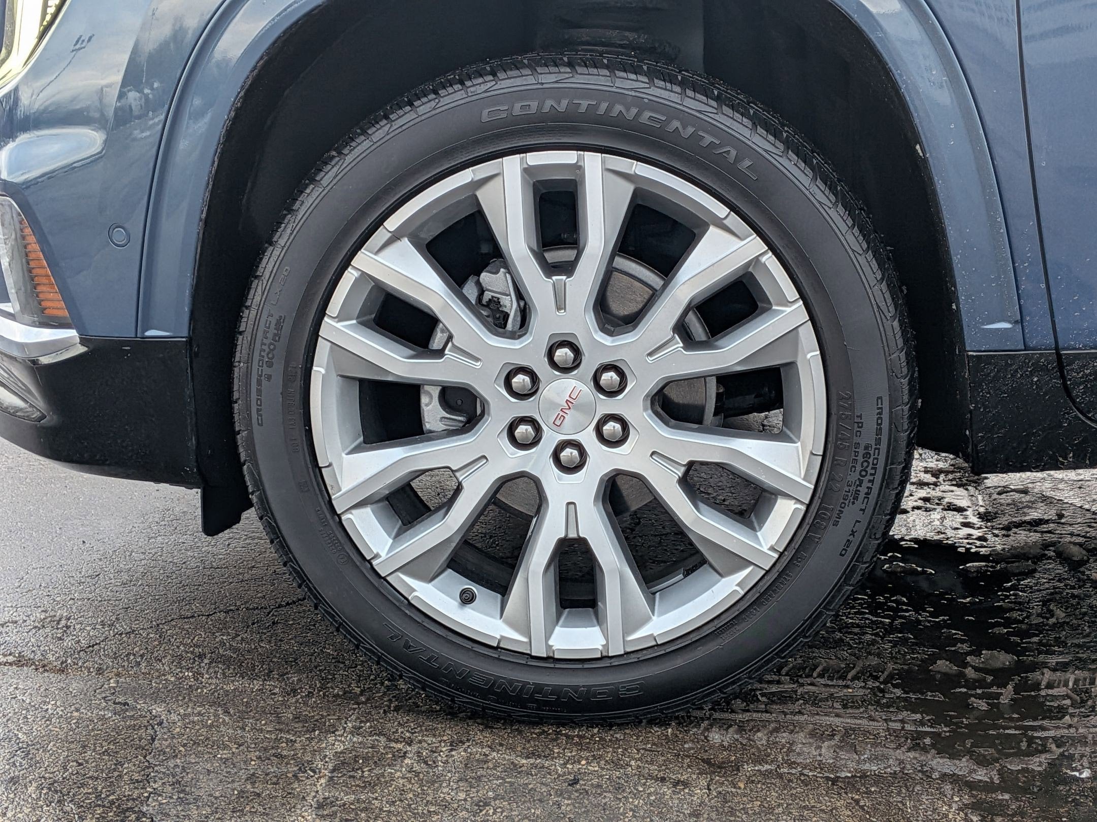 2024 GMC Acadia Denali