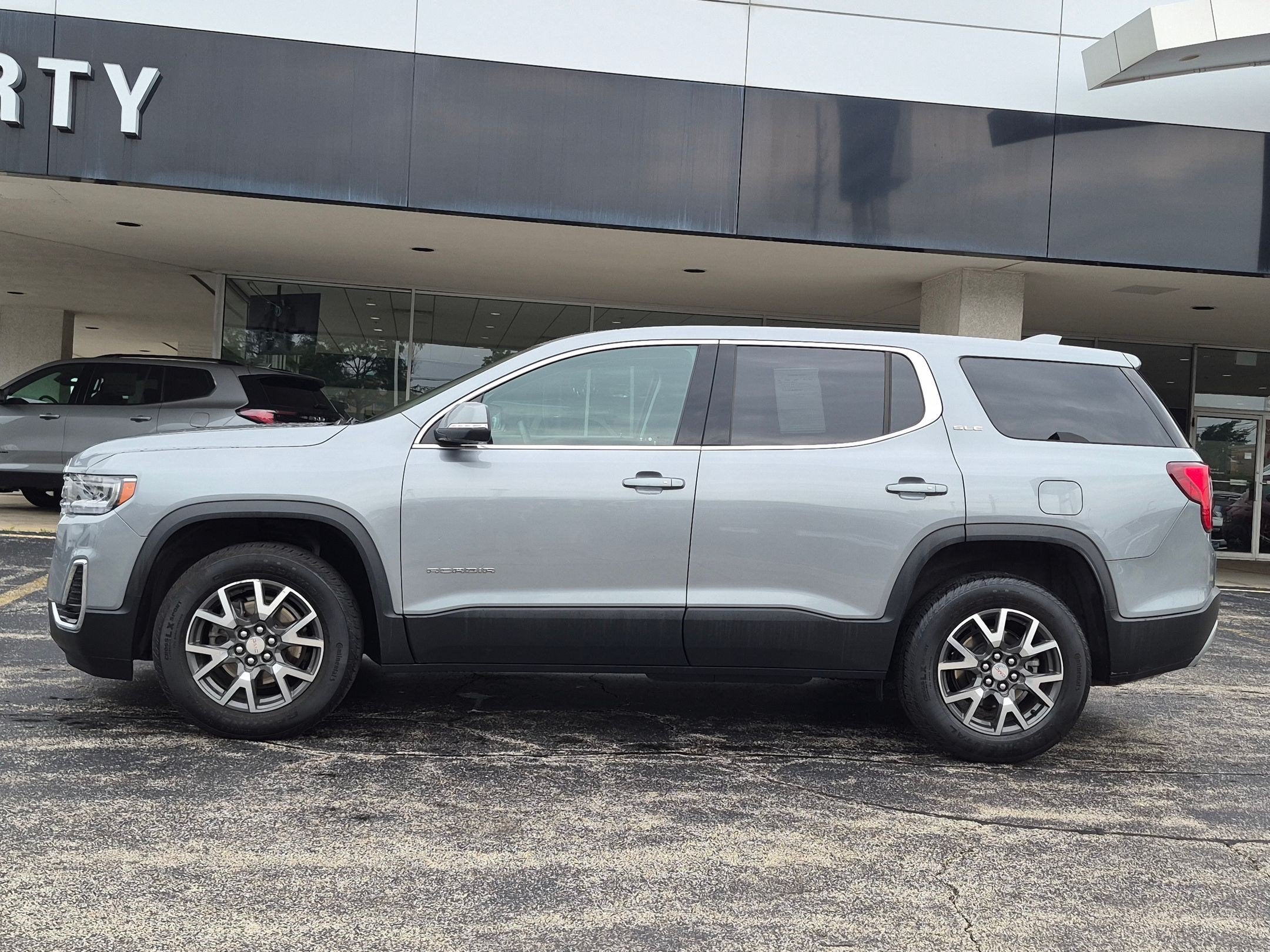 2023 GMC Acadia SLE