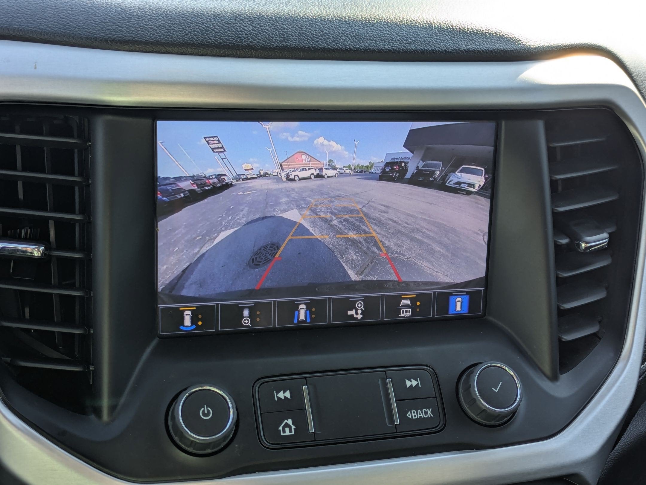 2023 GMC Acadia SLT
