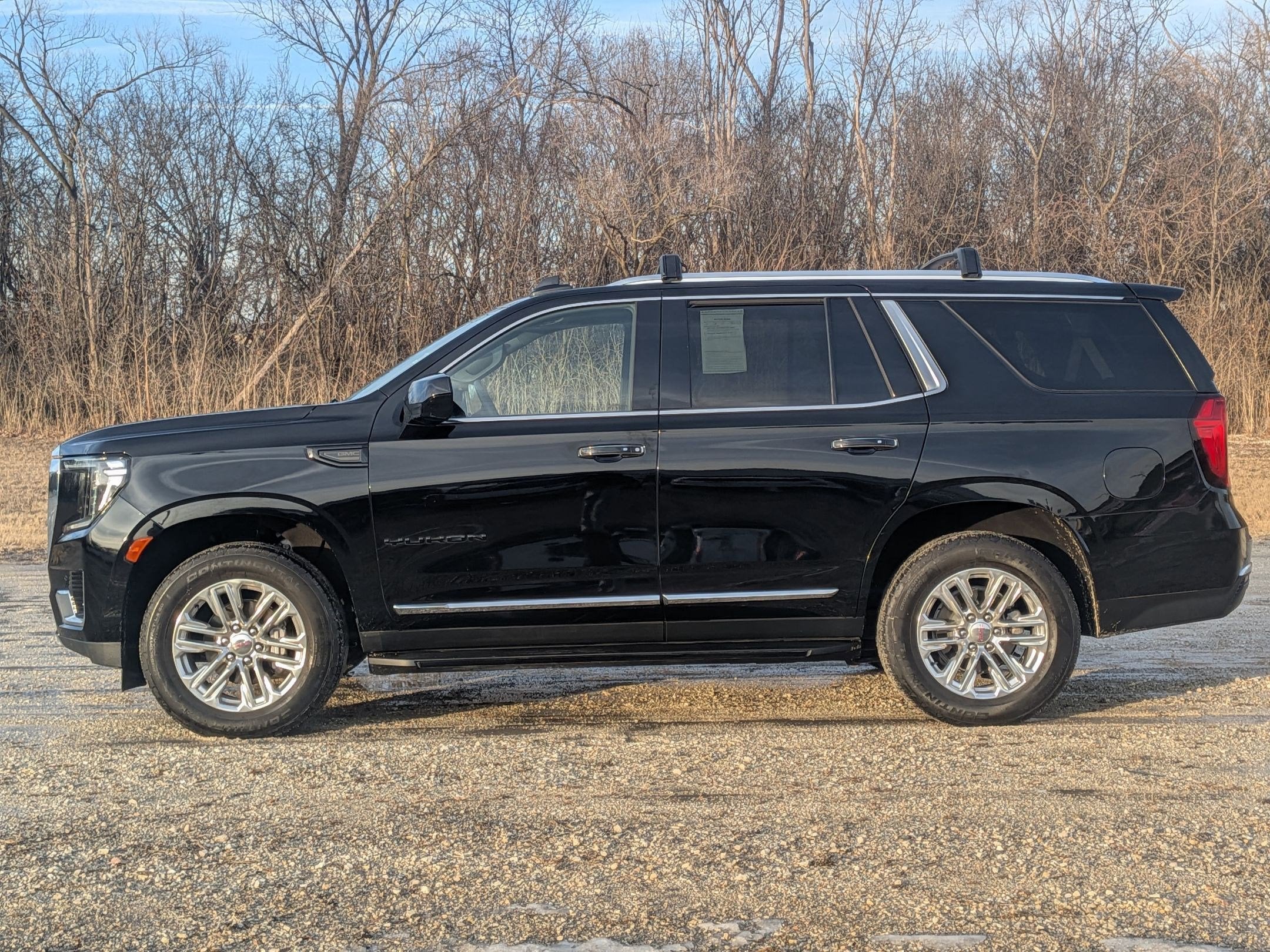 2023 GMC Yukon SLT