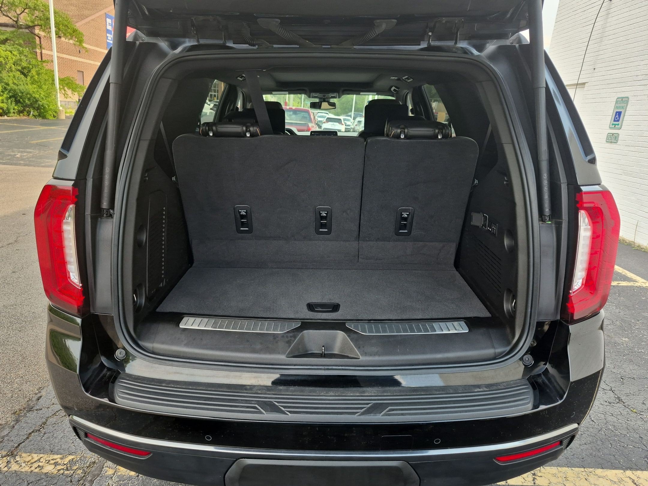 2021 GMC Yukon AT4