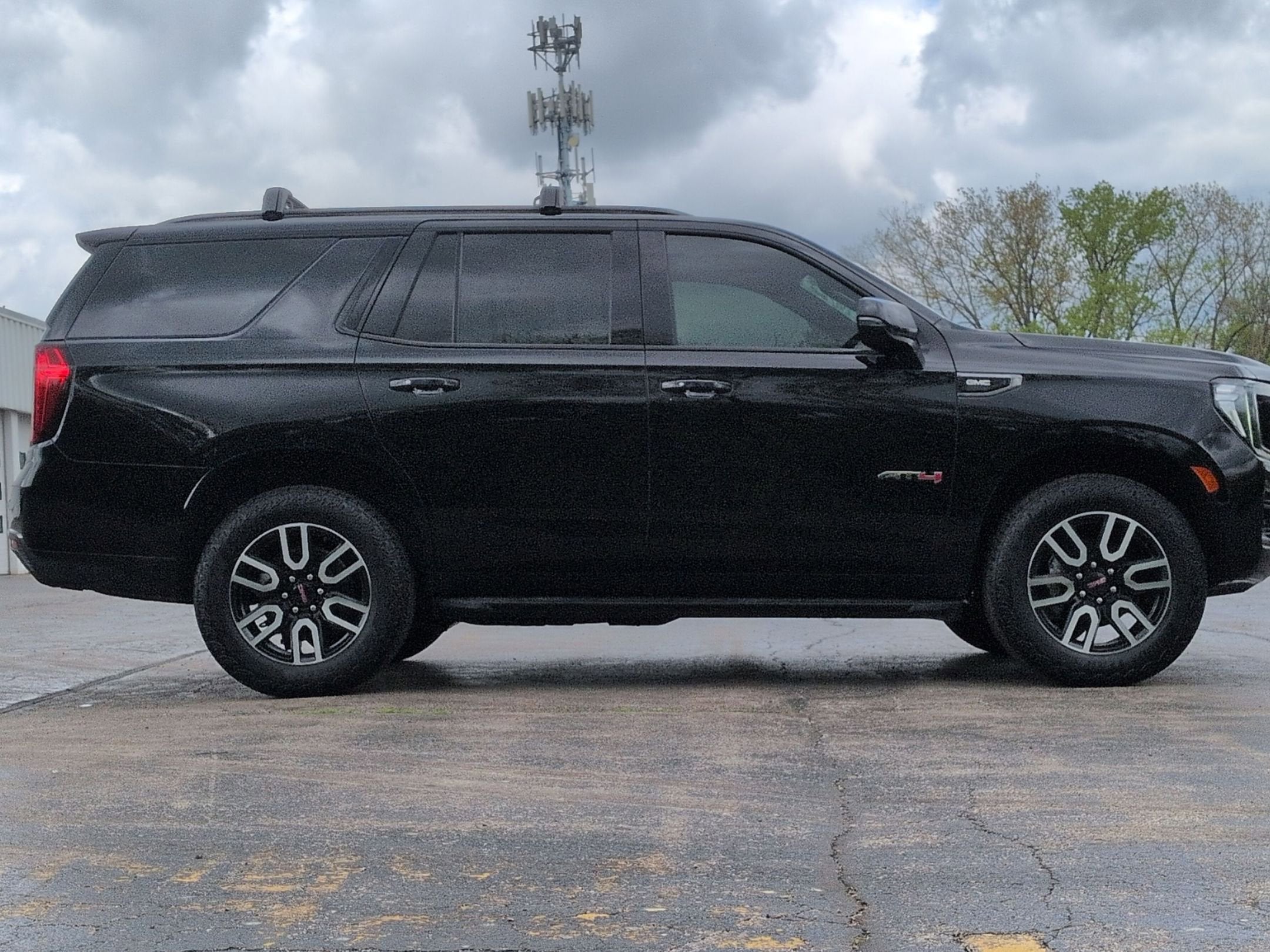 2023 GMC Yukon AT4
