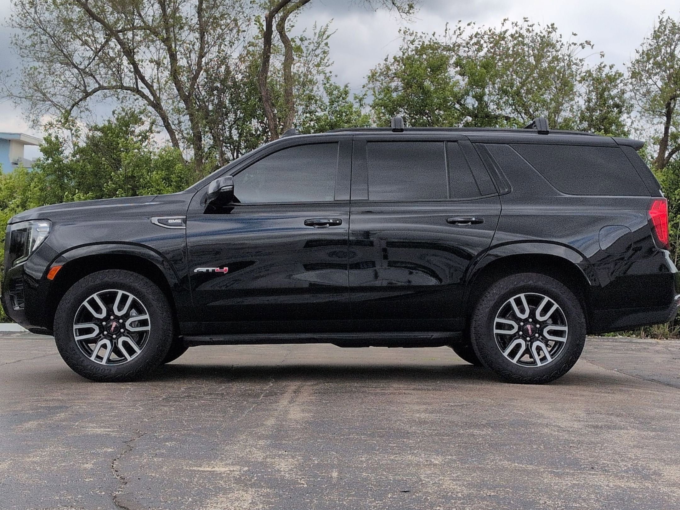 2023 GMC Yukon AT4