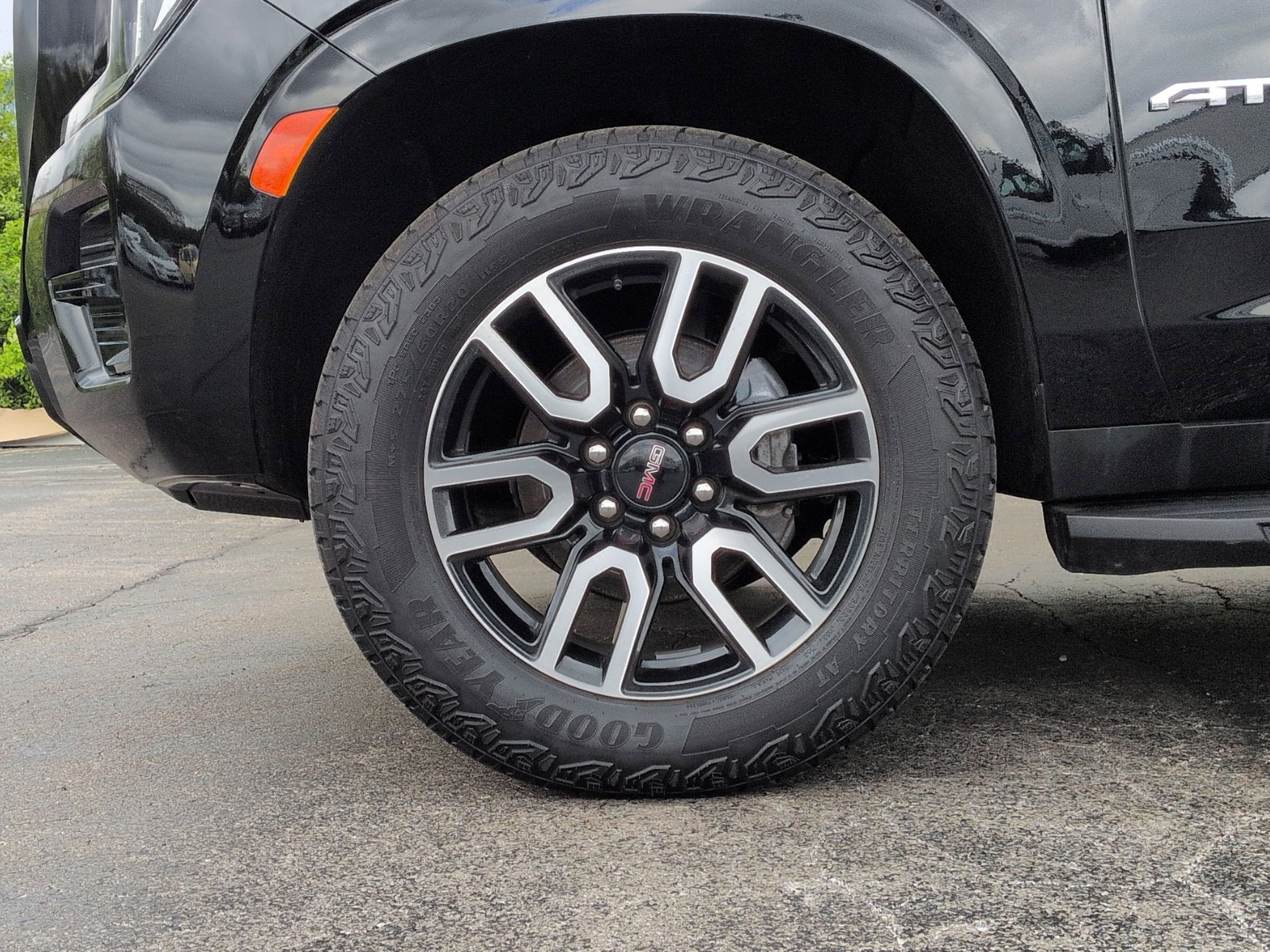 2023 GMC Yukon AT4