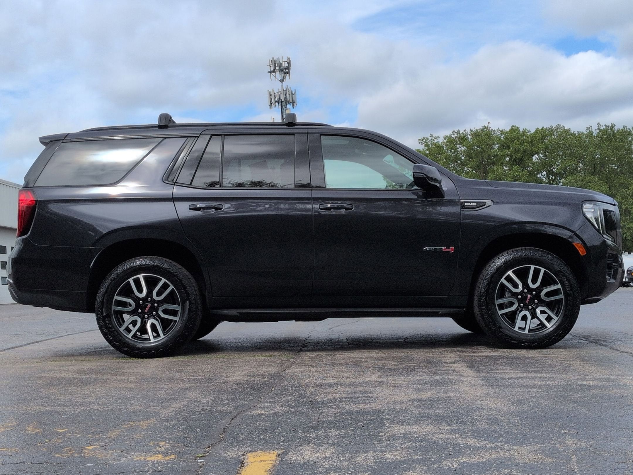 2023 GMC Yukon AT4