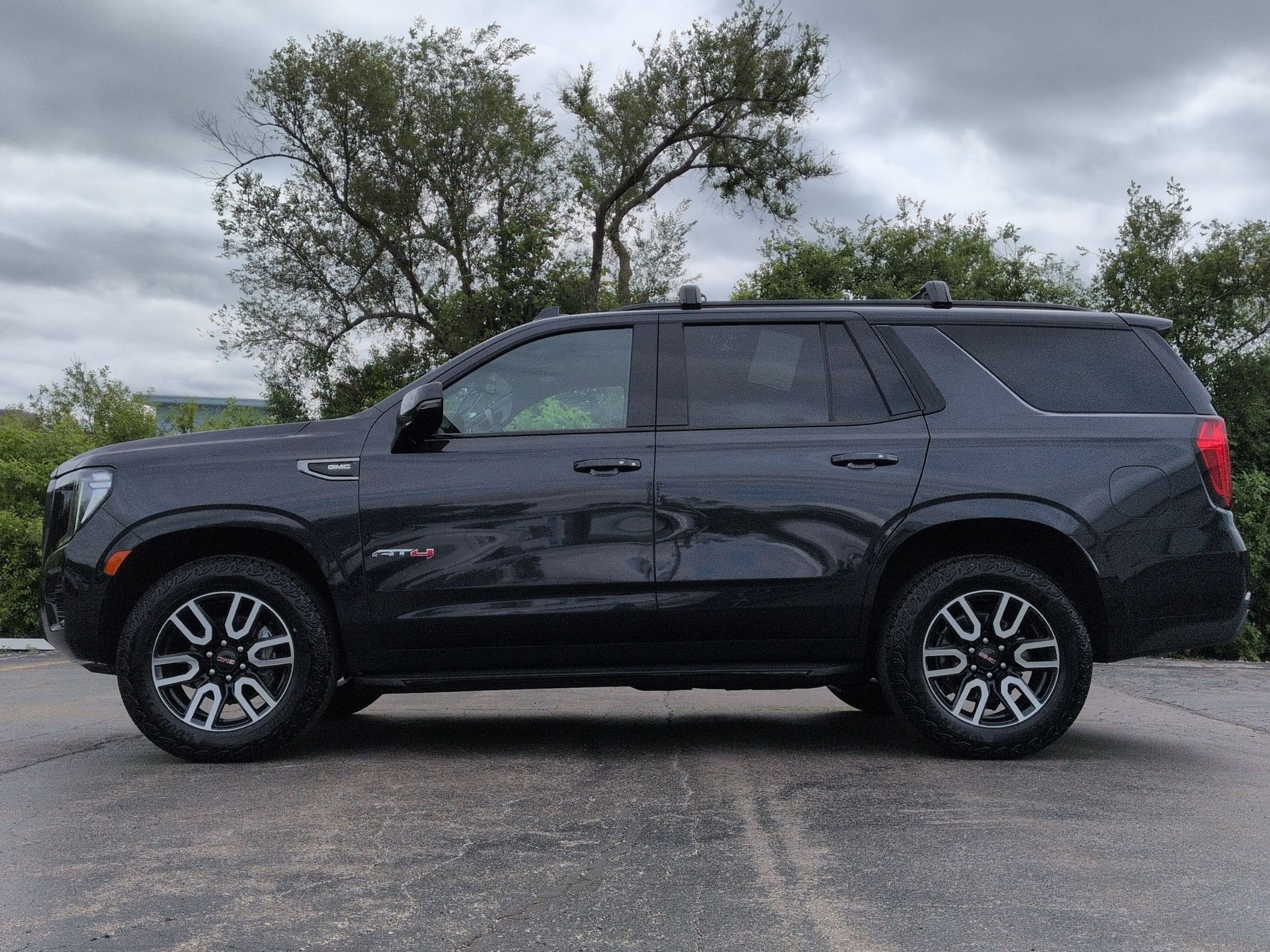2023 GMC Yukon AT4