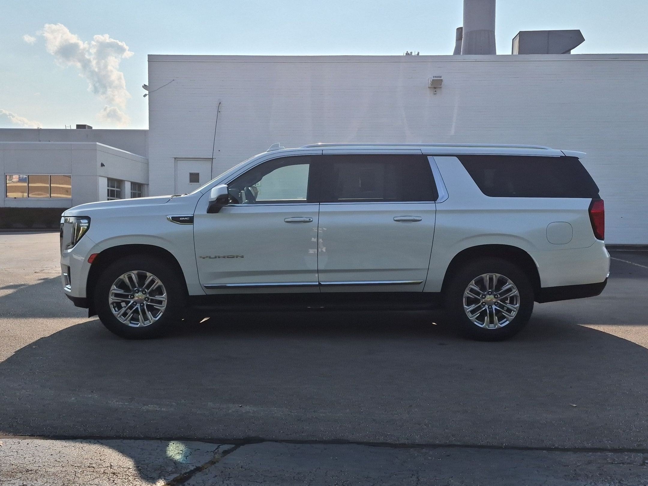 2023 GMC Yukon XL SLT