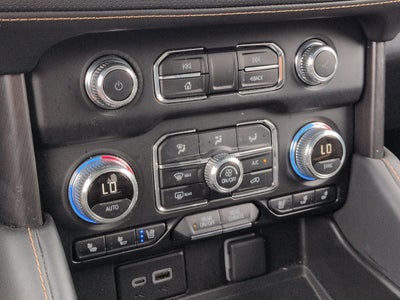 2023 GMC Yukon XL AT4