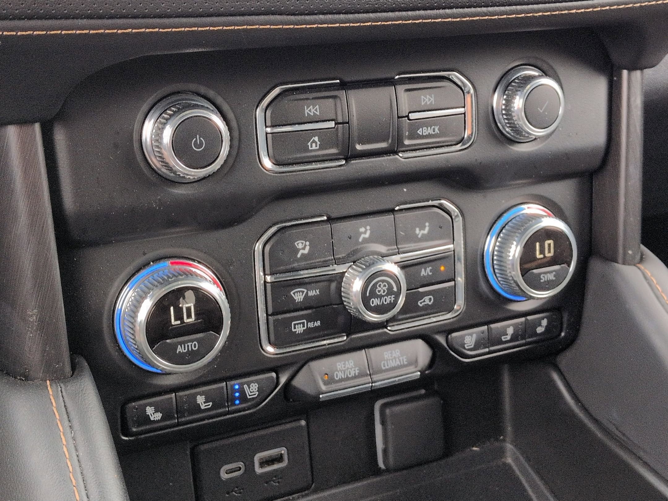 2023 GMC Yukon XL AT4