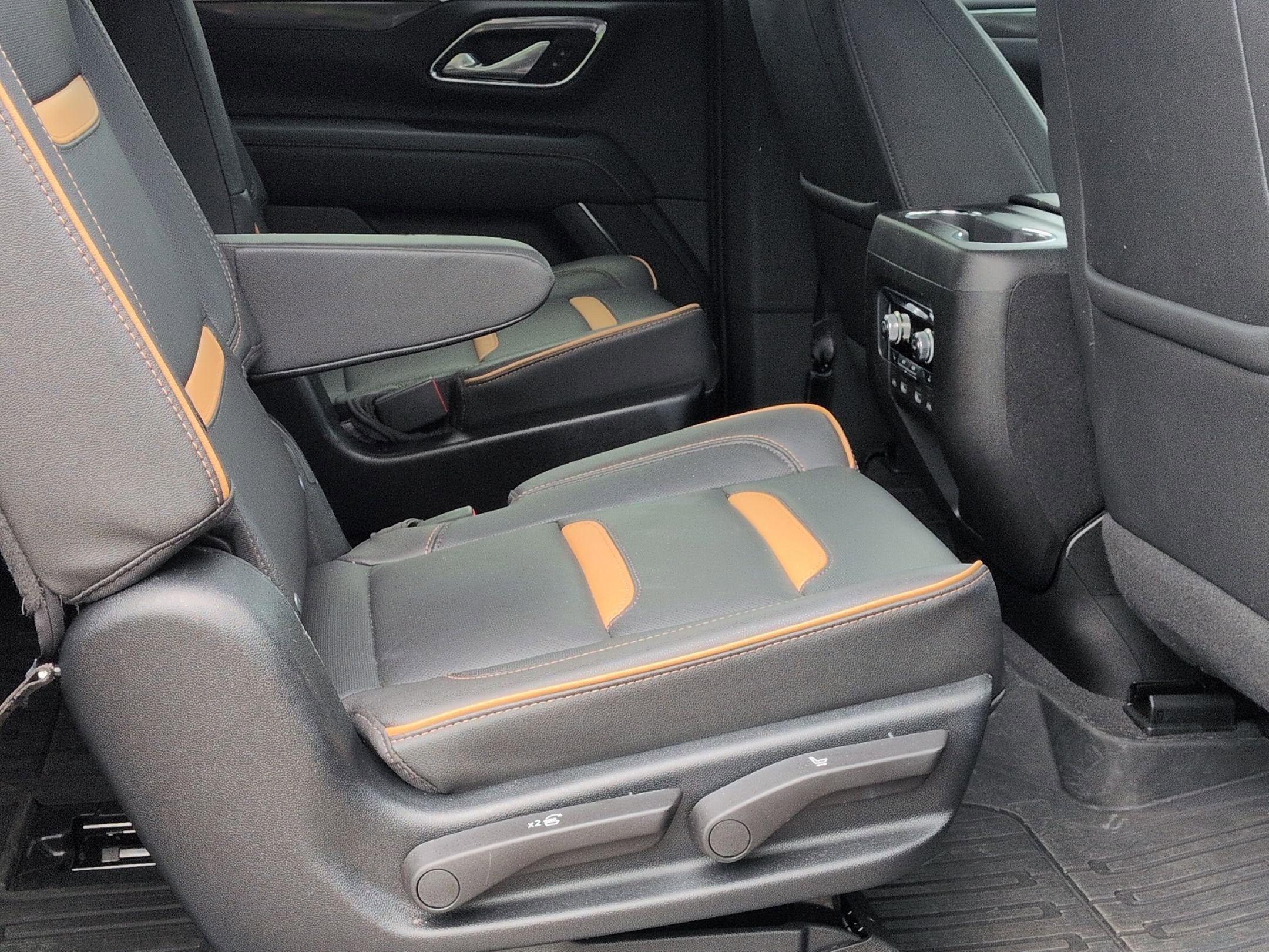 2023 GMC Yukon XL AT4