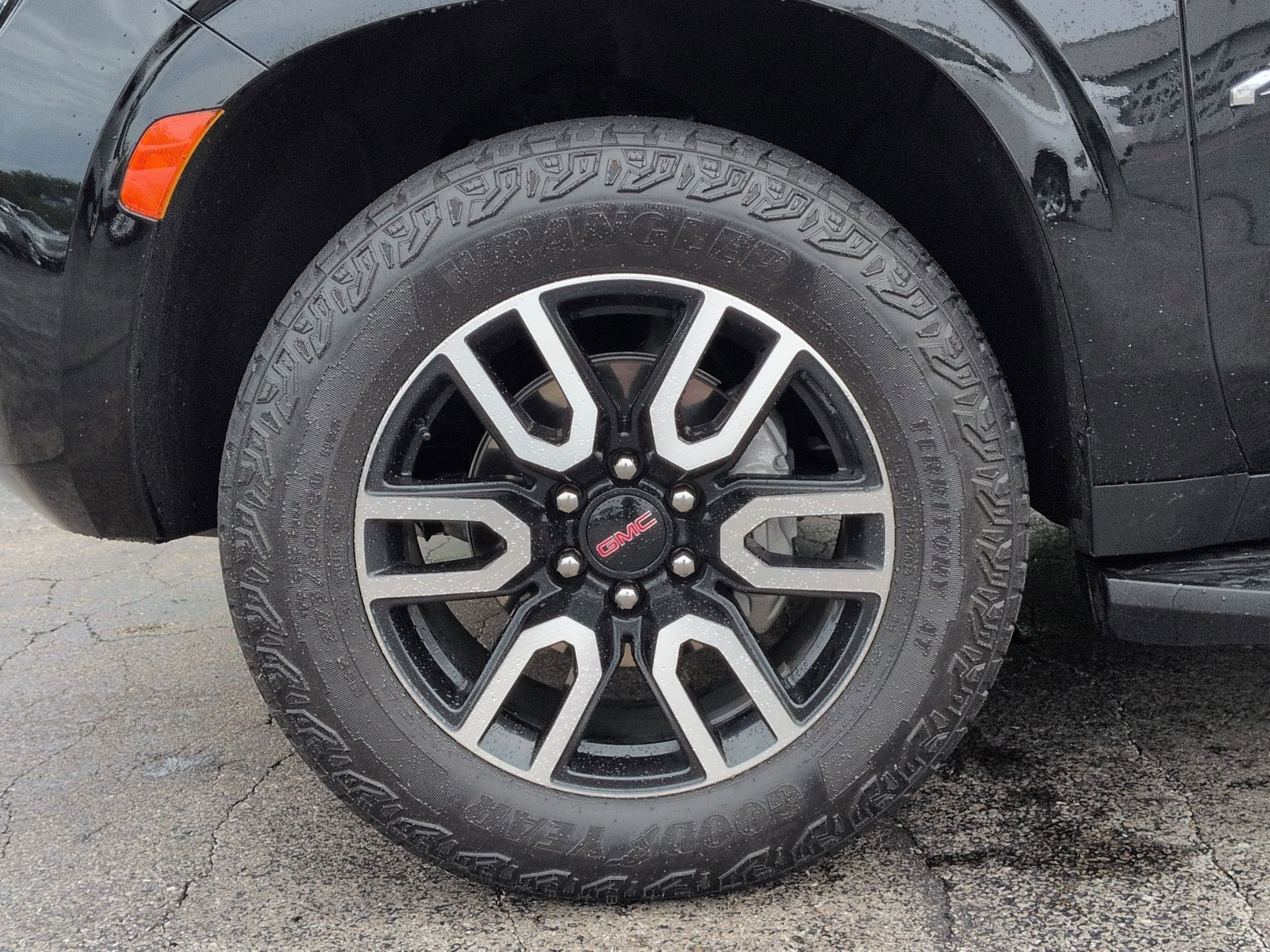 2023 GMC Yukon XL AT4