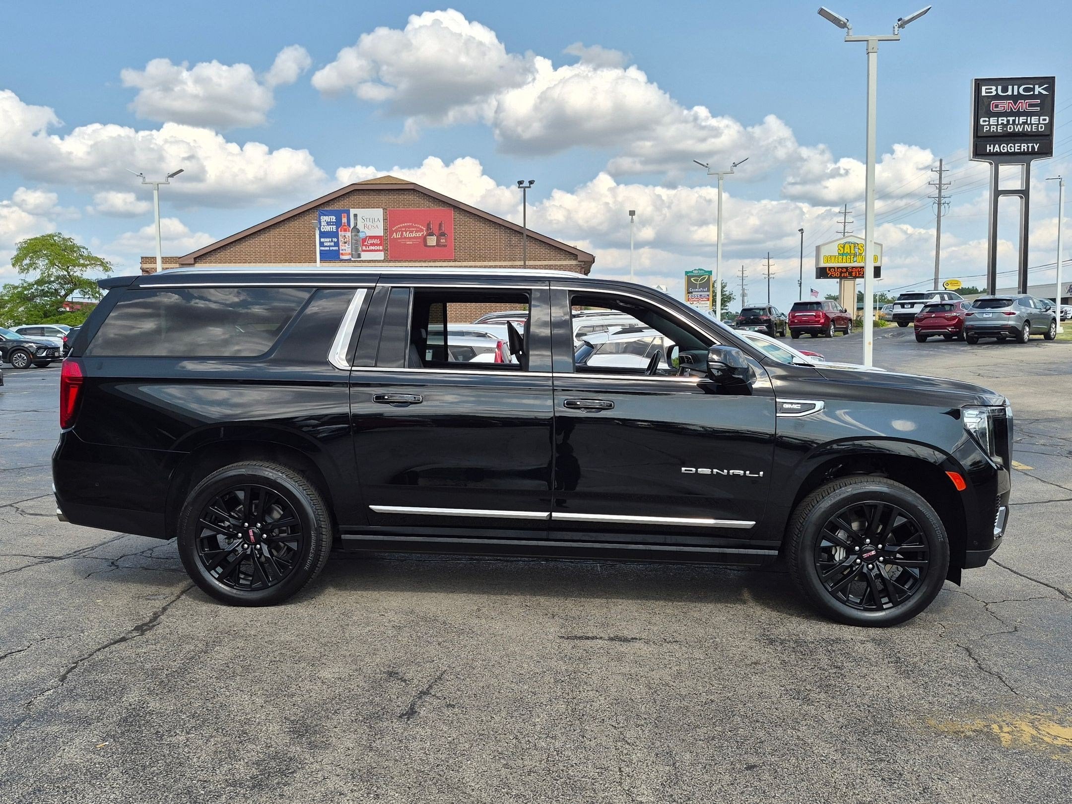 2023 GMC Yukon XL Denali