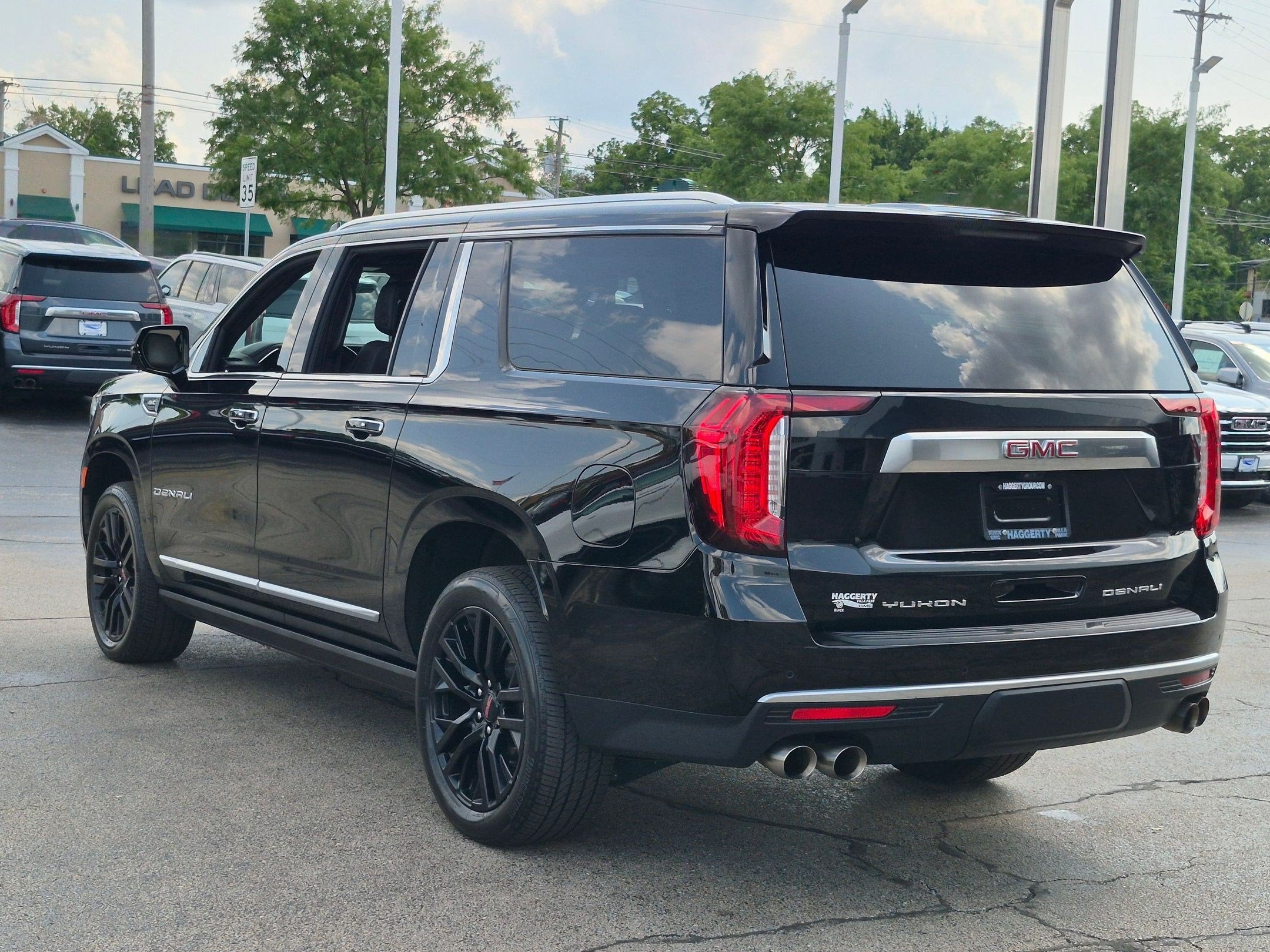 2023 GMC Yukon XL Denali