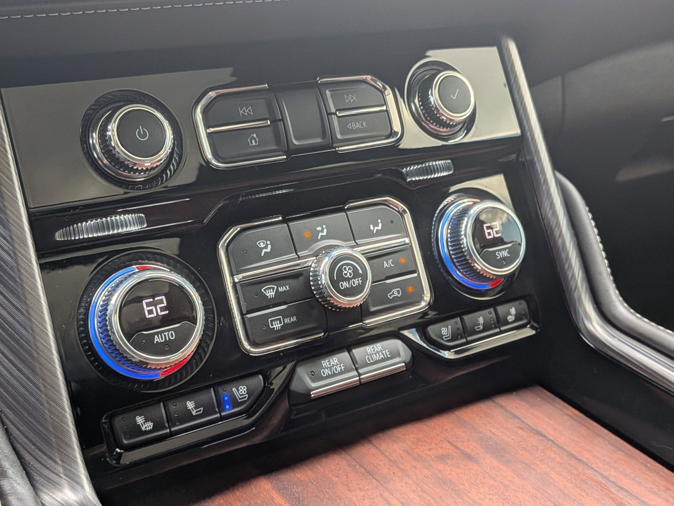 2023 GMC Yukon XL Denali Ultimate