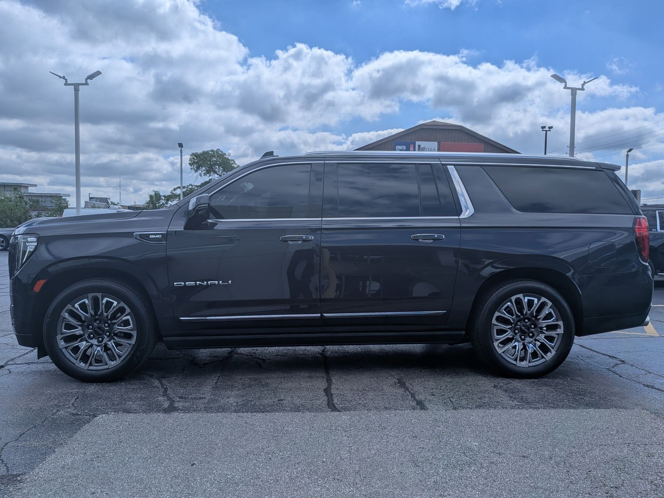2023 GMC Yukon XL Denali Ultimate