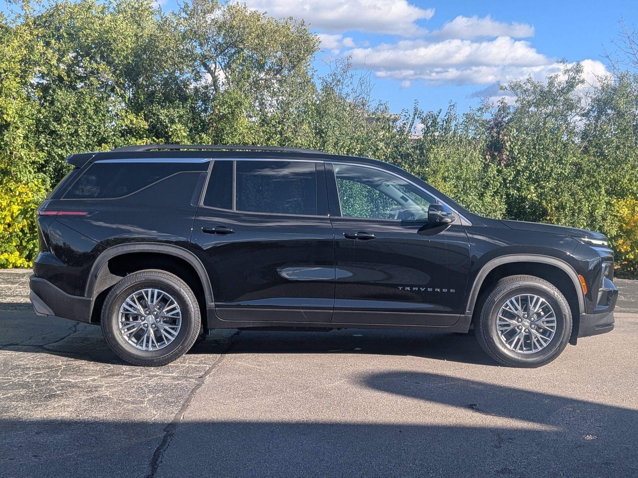 2024 Chevrolet Traverse LT