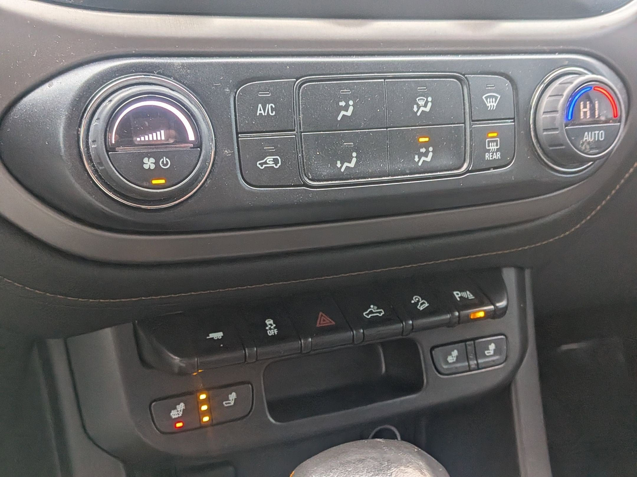 2022 GMC Canyon AT4 - Leather