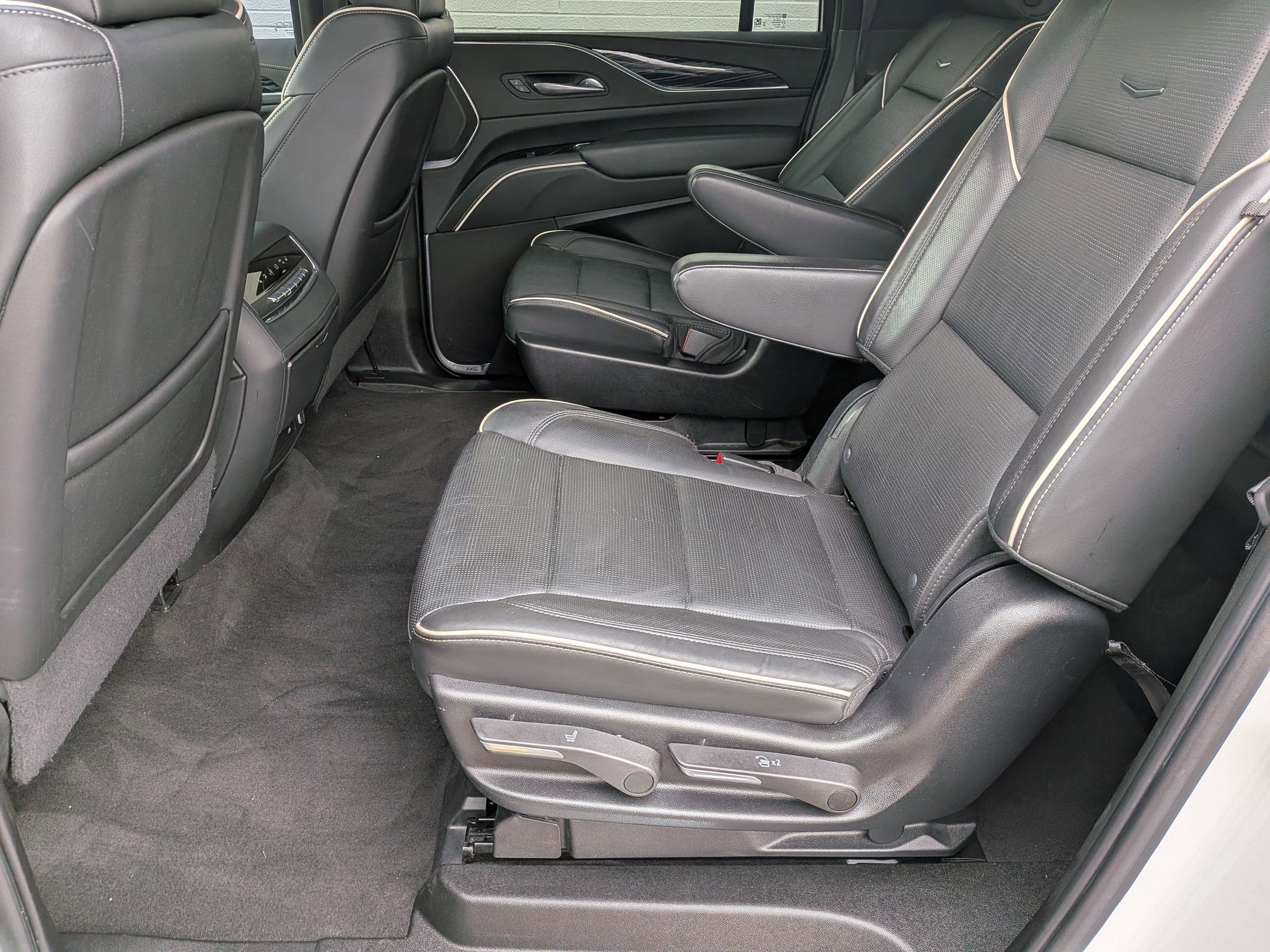 2023 Cadillac Escalade ESV Sport