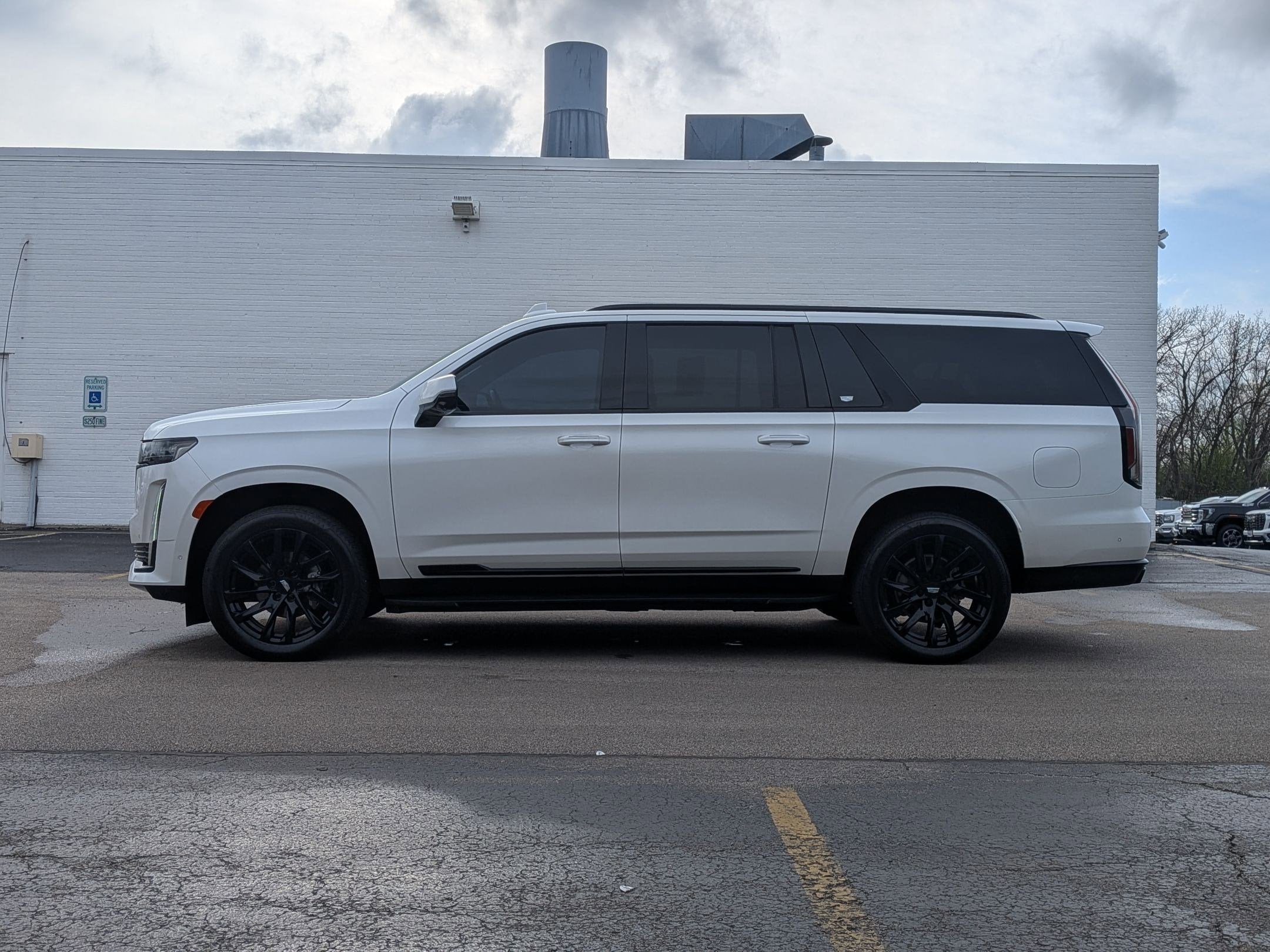 2023 Cadillac Escalade ESV Sport
