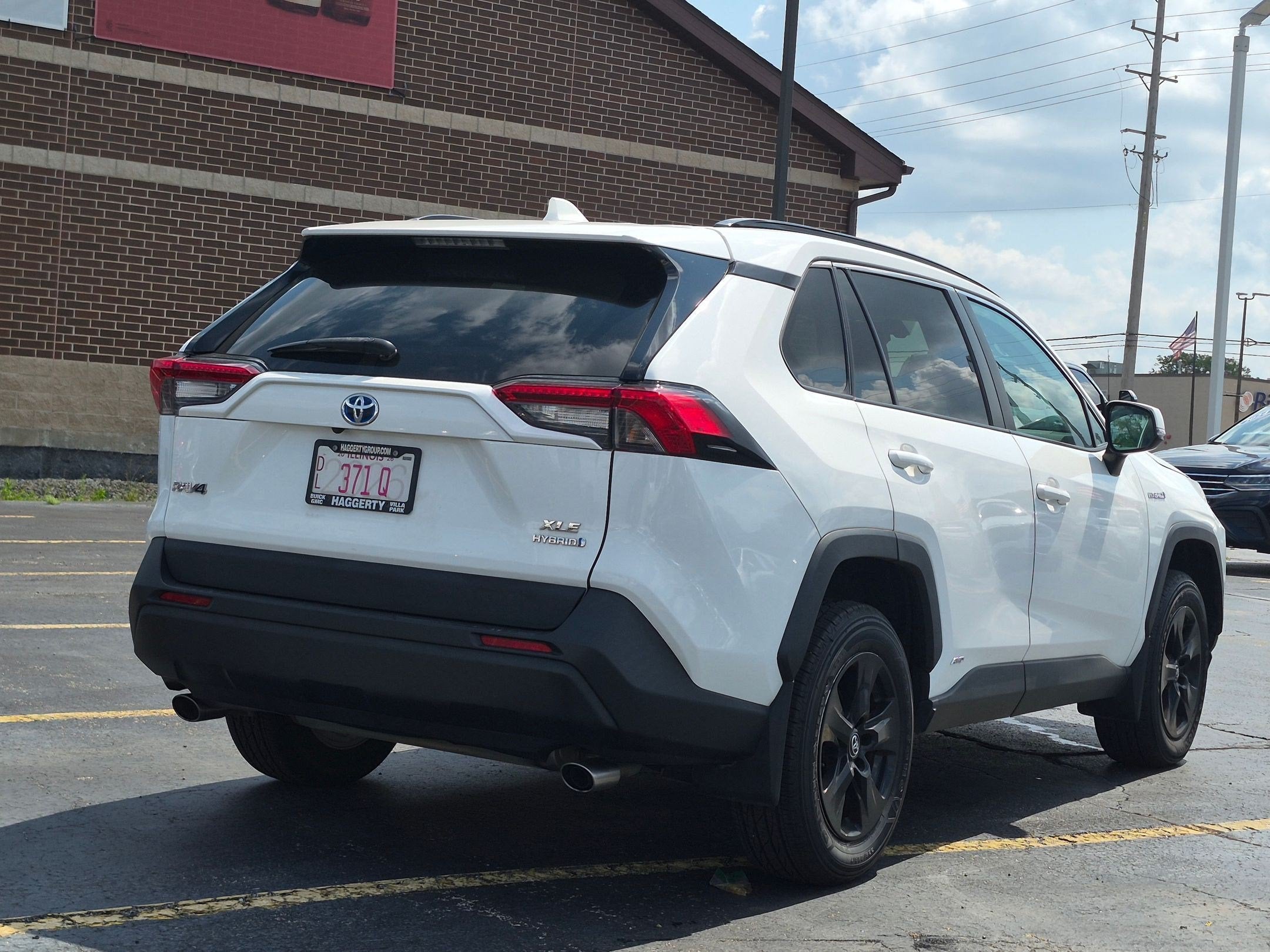 2021 Toyota RAV4 Hybrid XLE