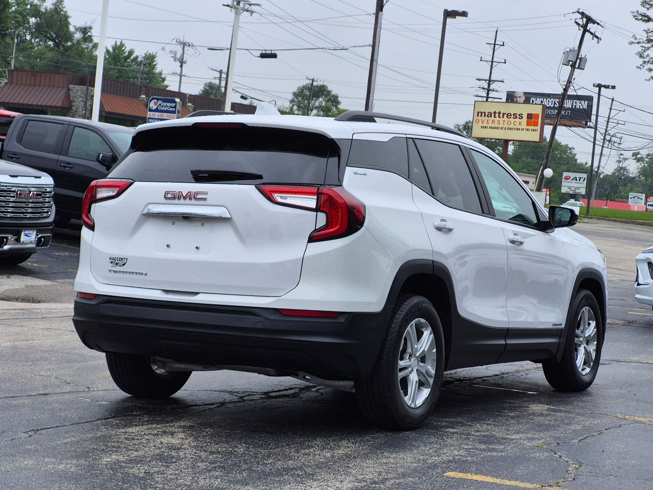 2023 GMC Terrain SLE