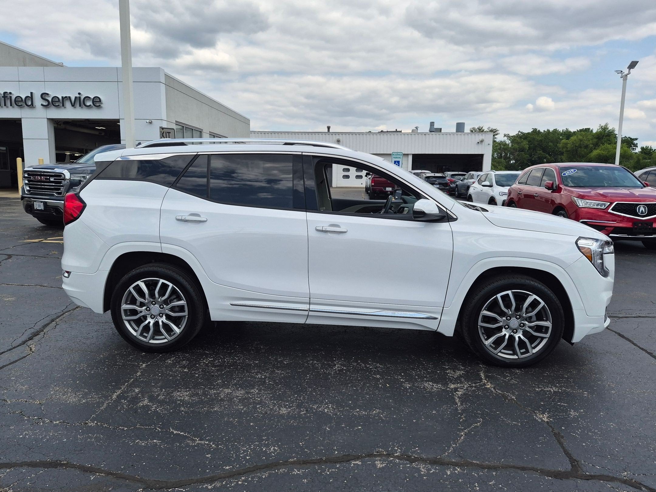 2023 GMC Terrain Denali