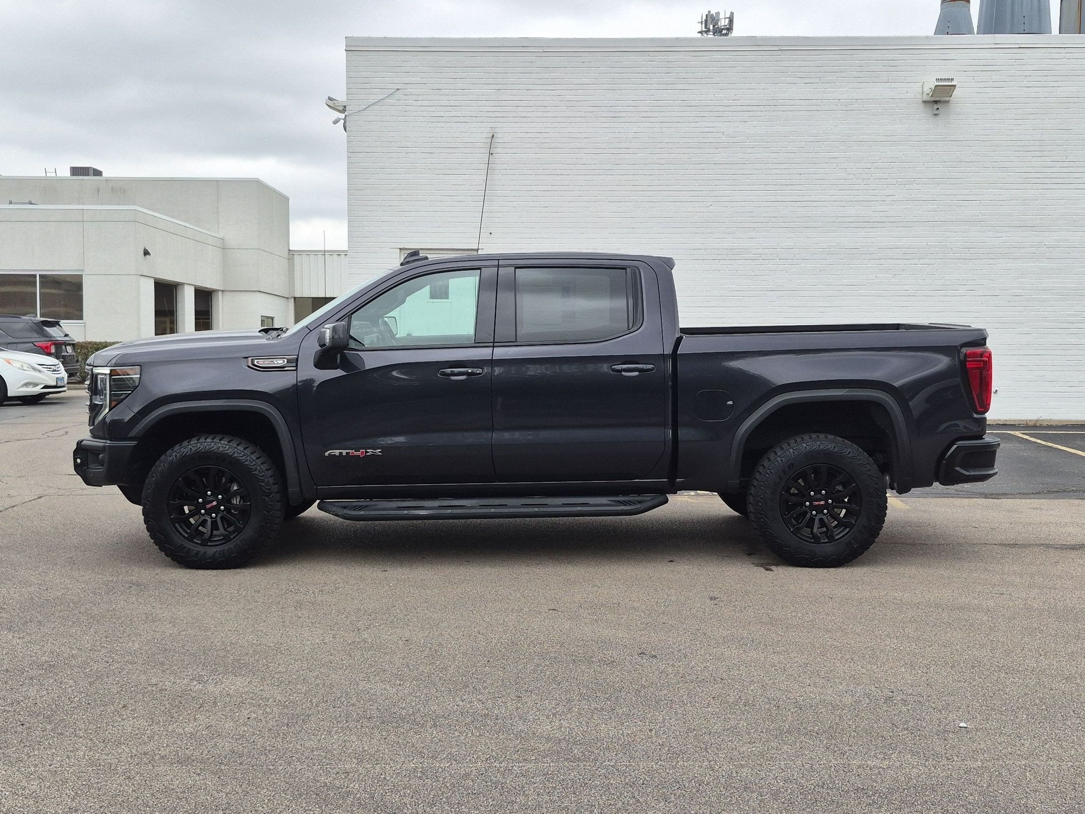 2023 GMC Sierra 1500 AT4X