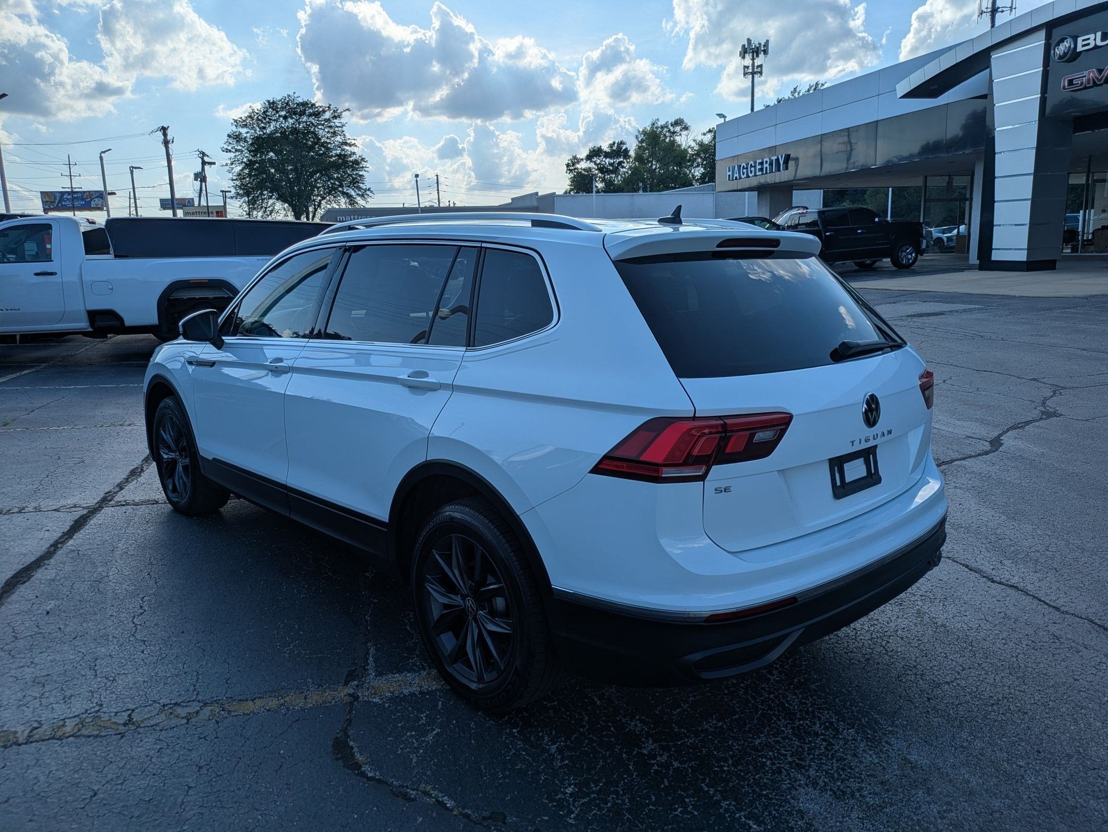 2022 Volkswagen Tiguan 2.0T SE