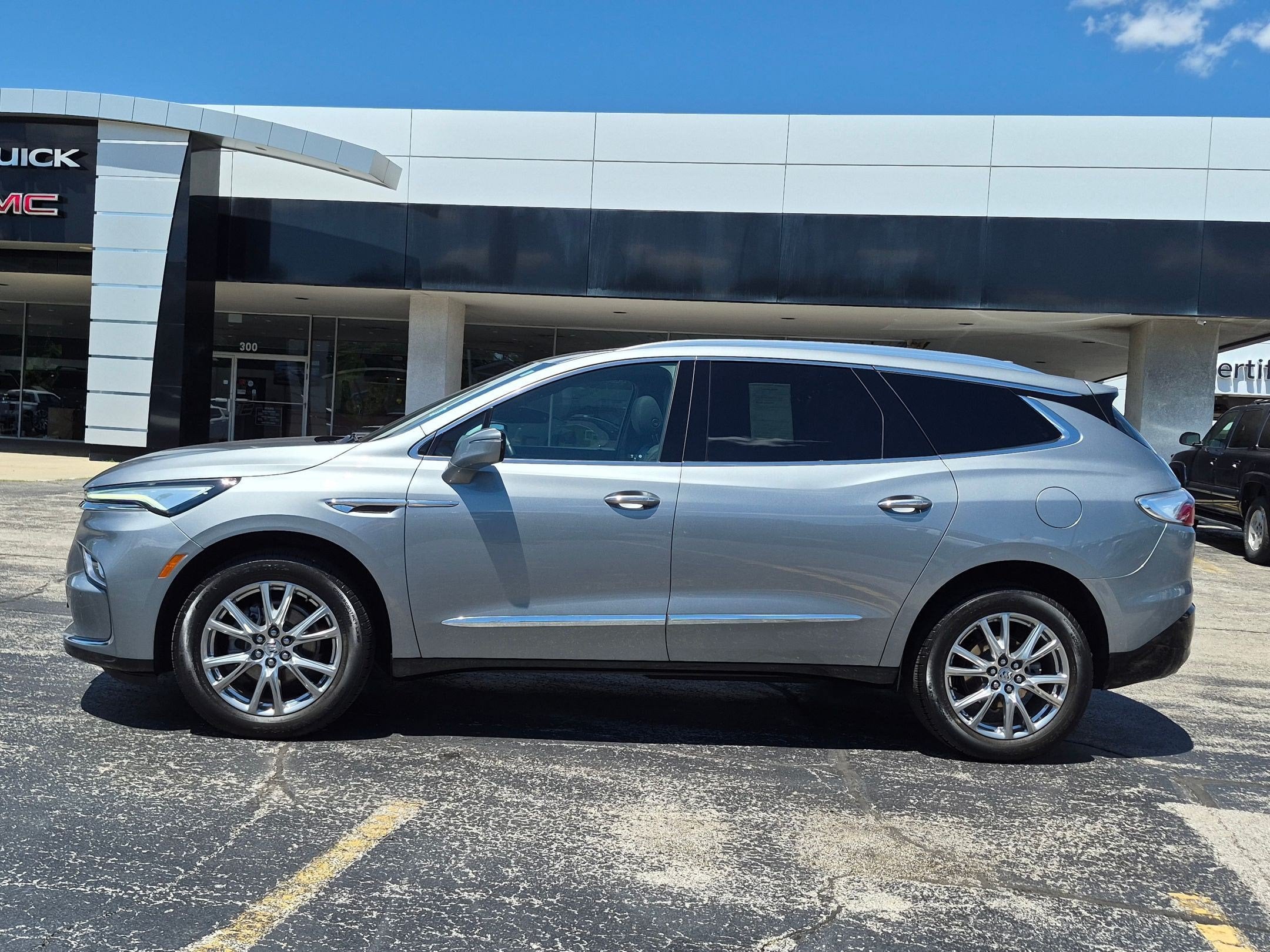 2023 Buick Enclave Essence