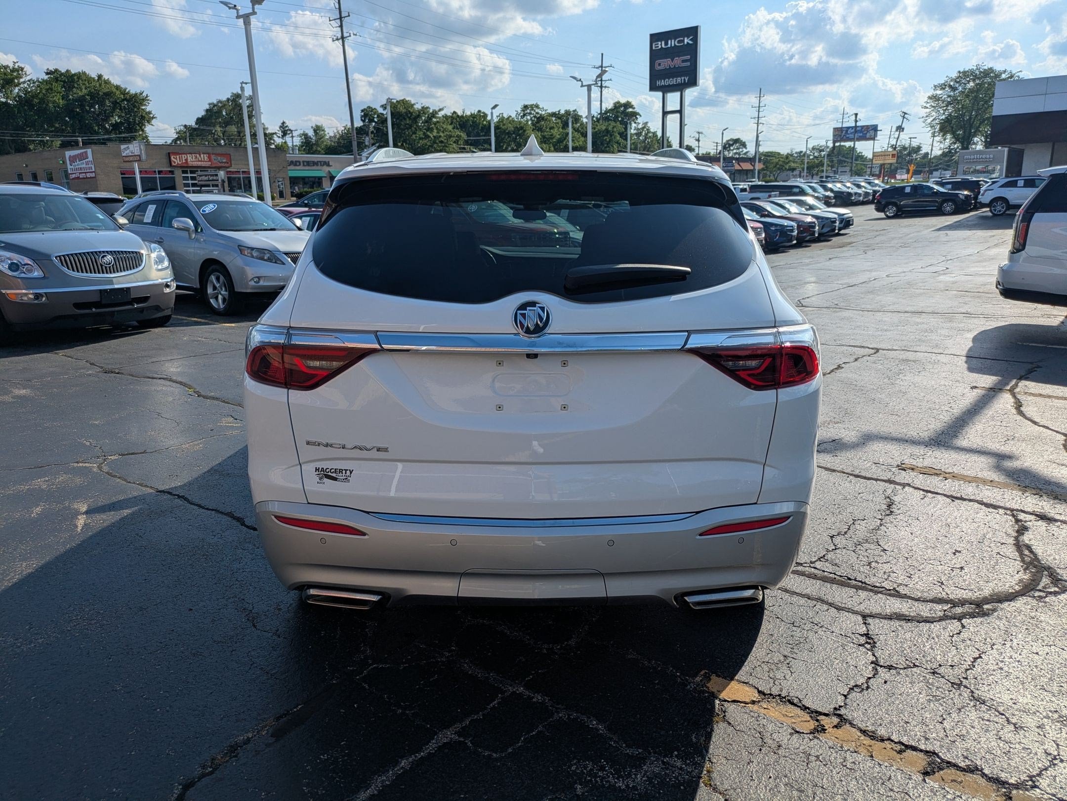 2024 Buick Enclave Essence