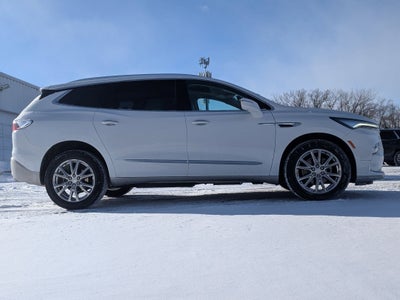 2022 Buick Enclave Essence