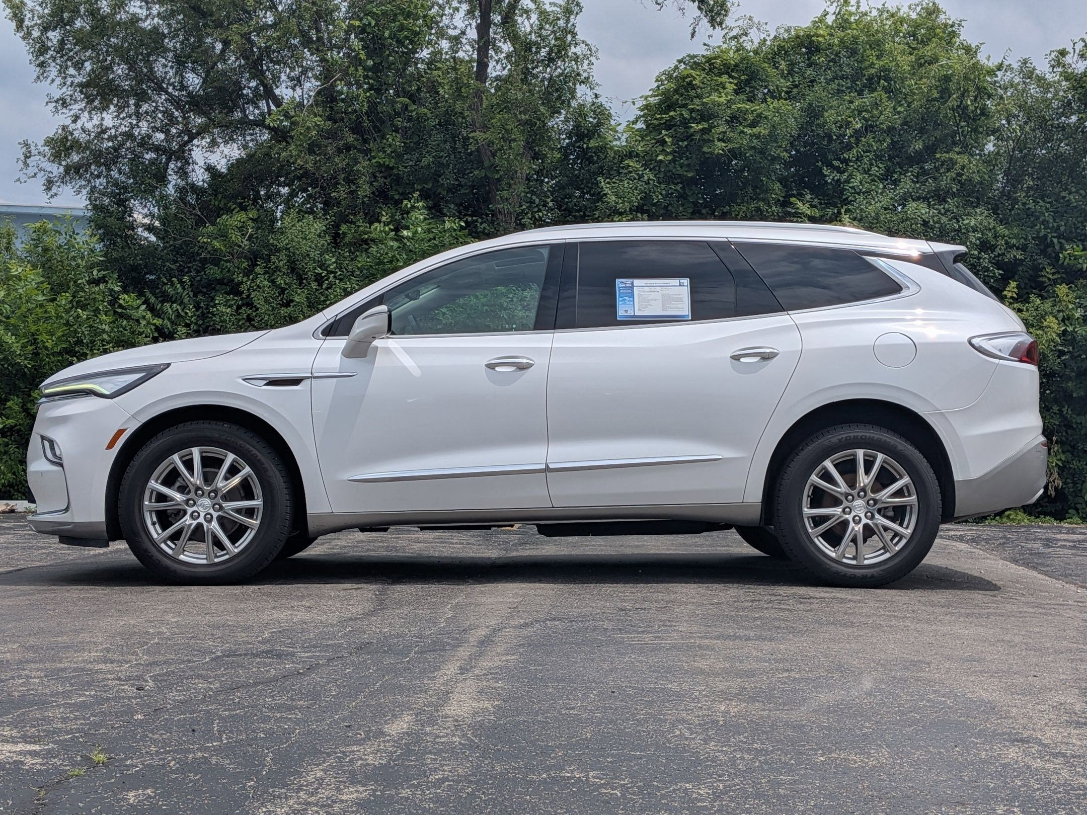 2022 Buick Enclave Essence
