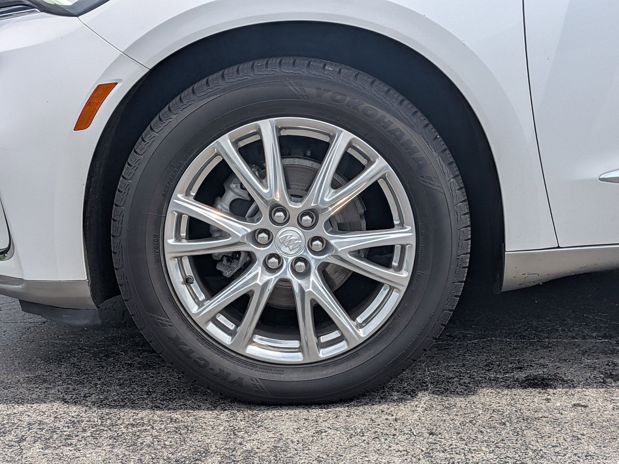 2022 Buick Enclave Essence
