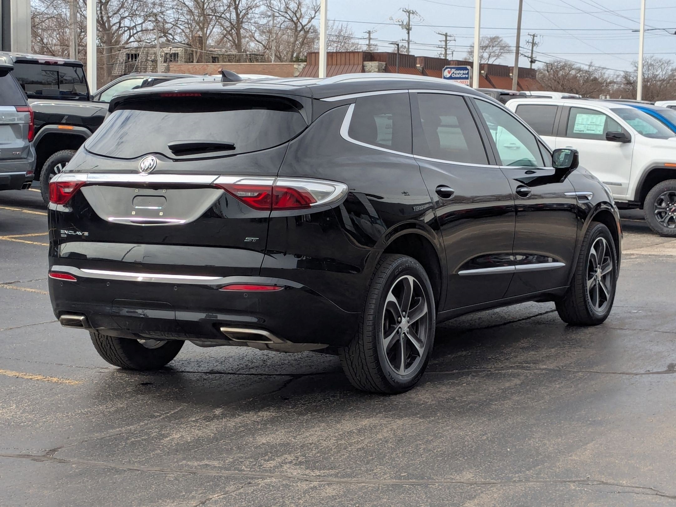 2022 Buick Enclave Essence