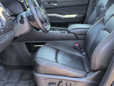 2022 Nissan Pathfinder SL 4WD