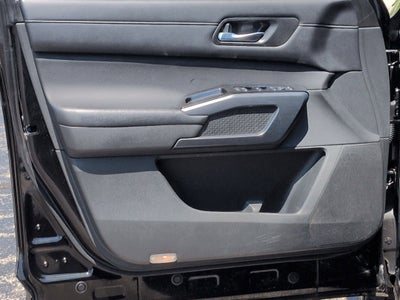 2022 Nissan Pathfinder SL 4WD