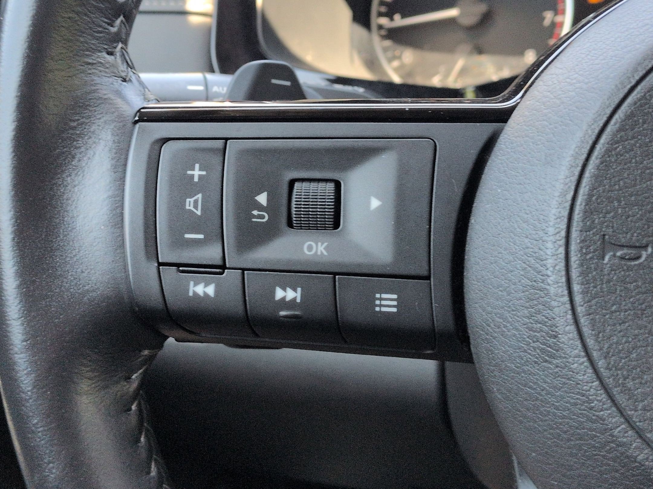 2022 Nissan Pathfinder SL 4WD