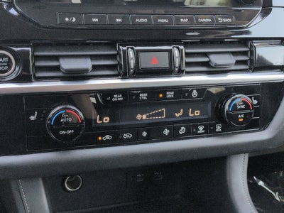 2022 Nissan Pathfinder SL 4WD