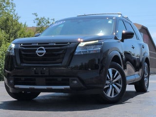 2022 Nissan Pathfinder SL