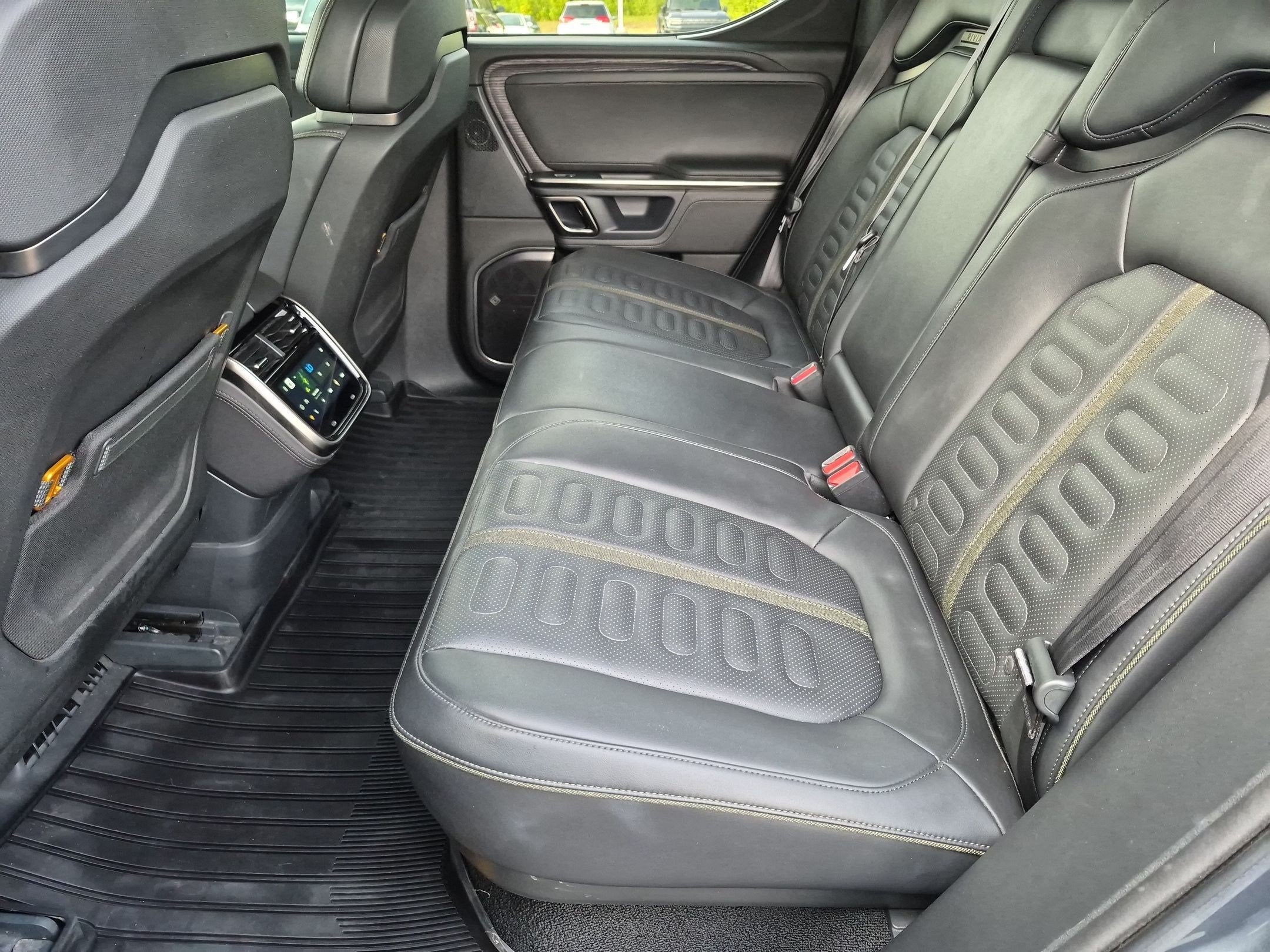 2023 RIVIAN R1T Adventure