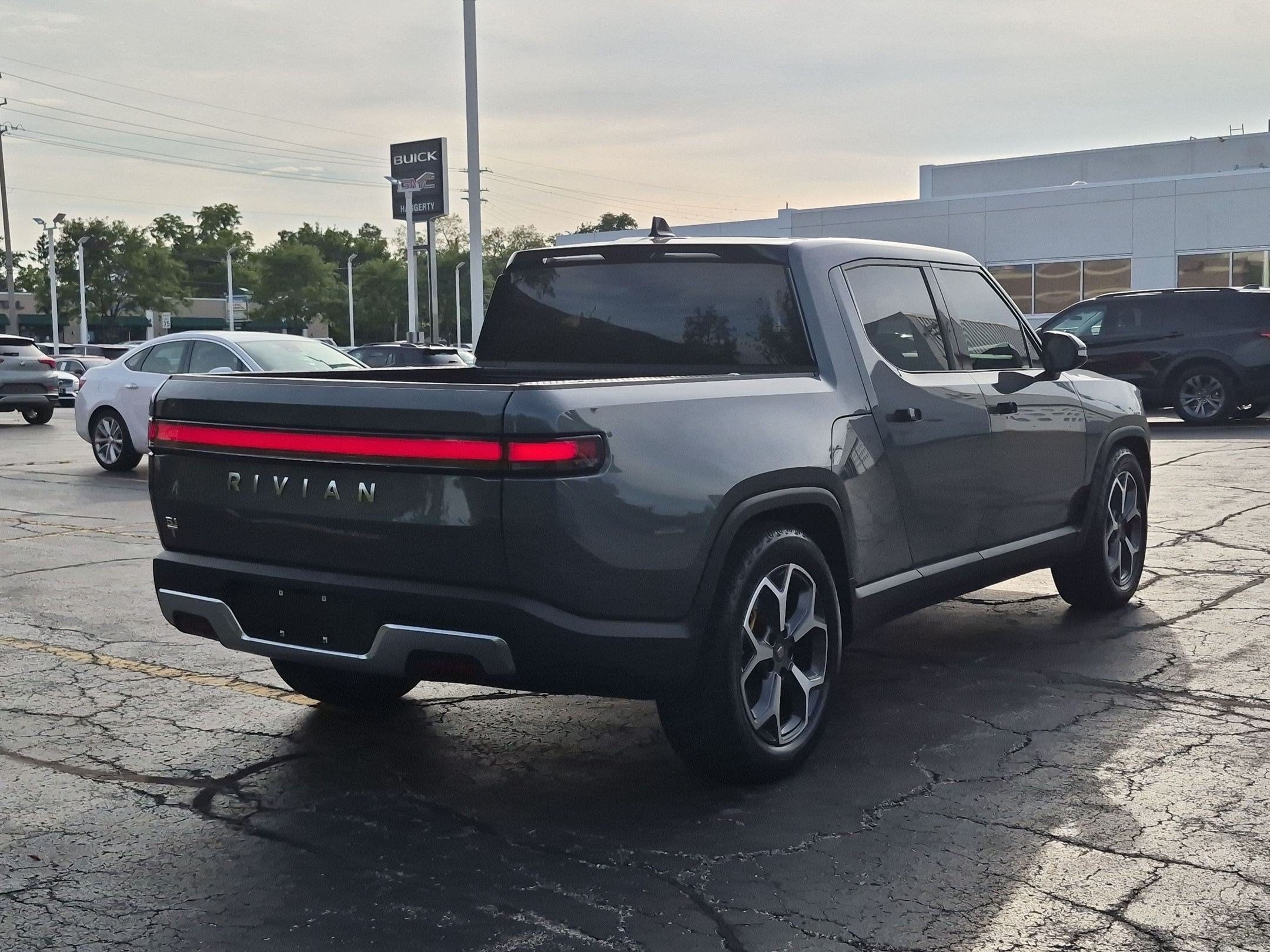 2023 RIVIAN R1T Adventure