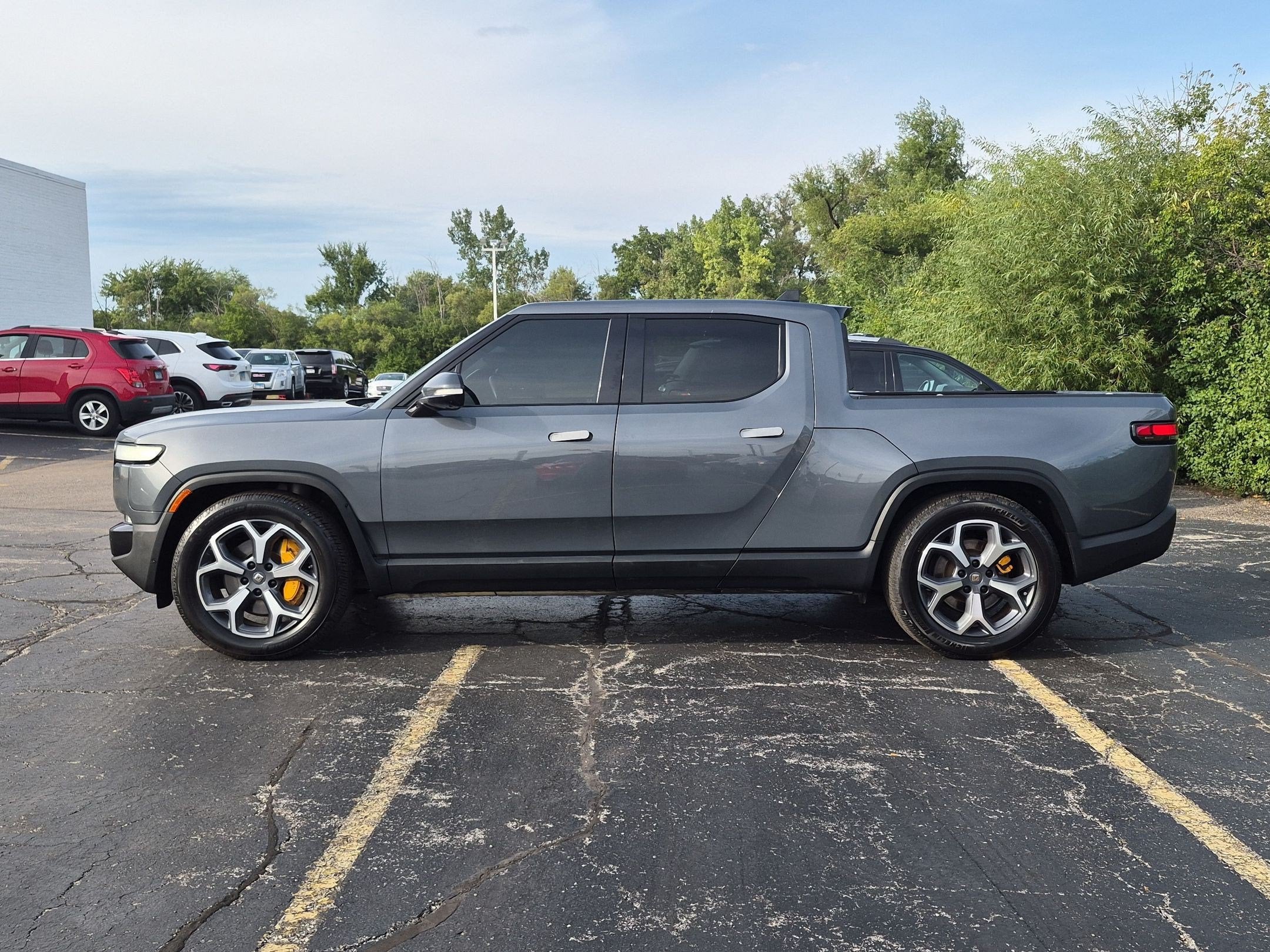2023 RIVIAN R1T Adventure