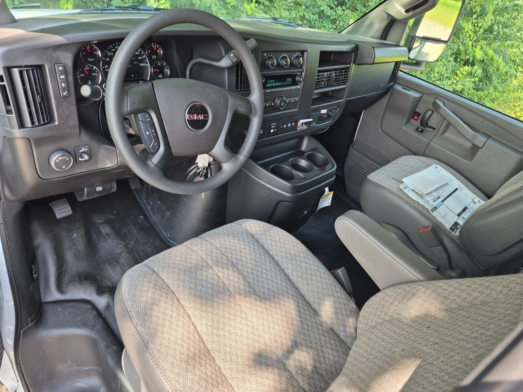 2026 GMC Savana Cutaway 3500 1WT