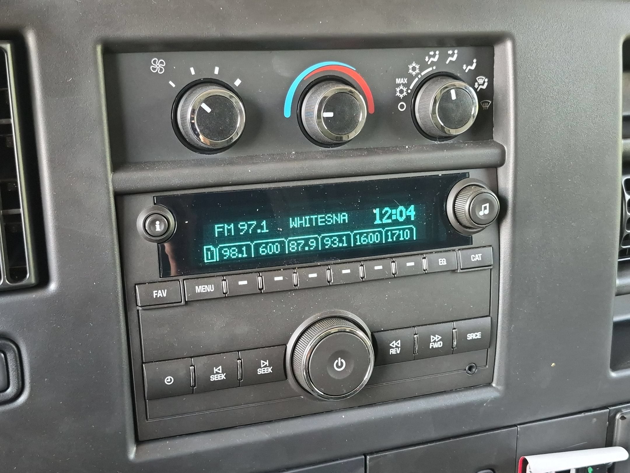 2026 GMC Savana Cutaway 3500 1WT