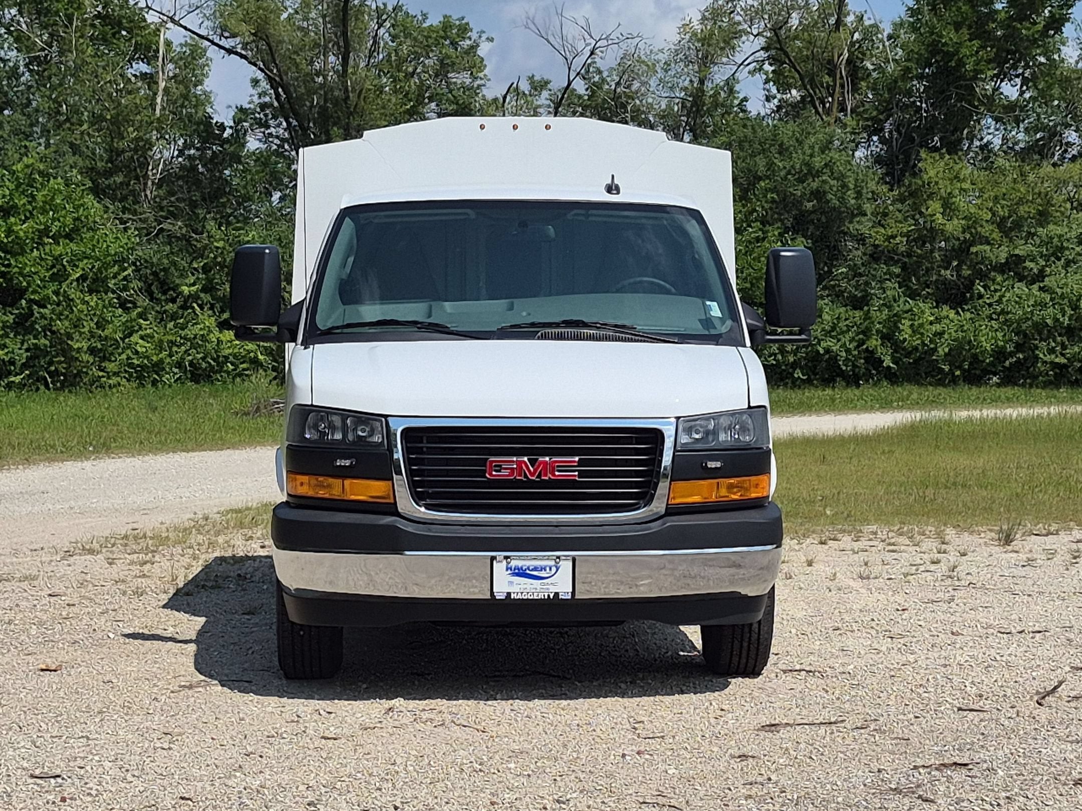 2026 GMC Savana Cutaway 3500 1WT