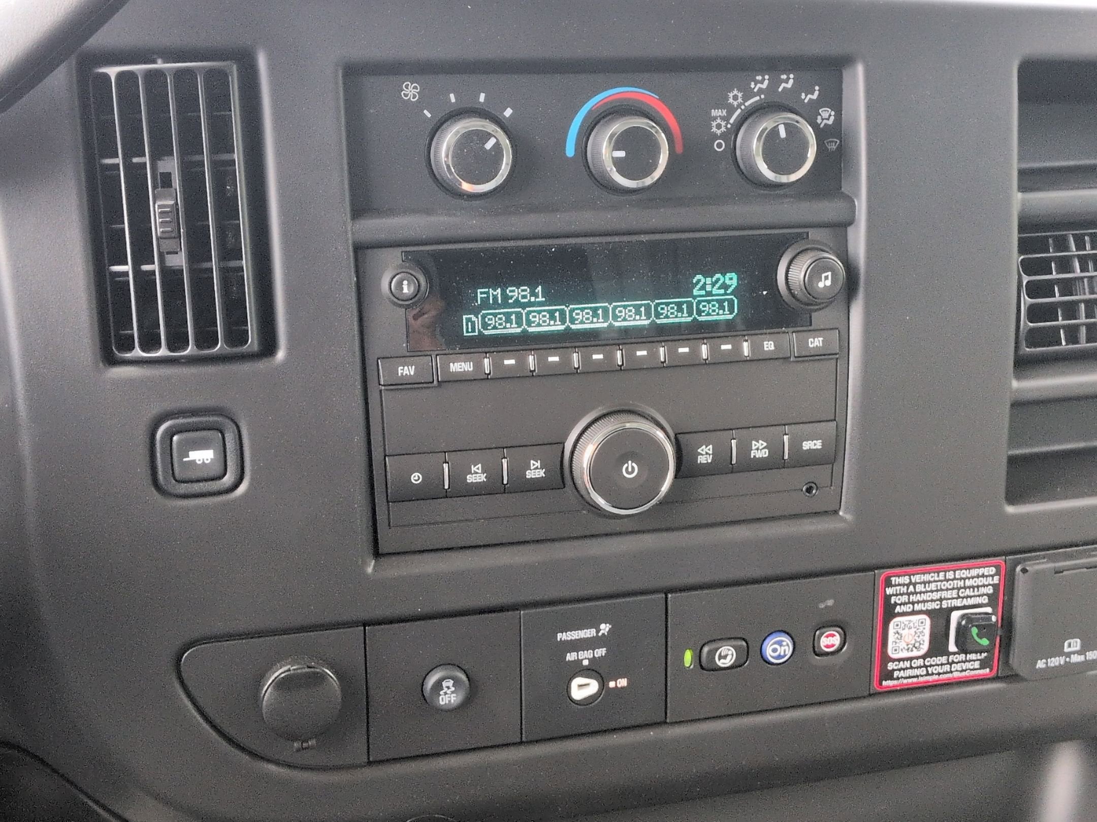 2026 GMC Savana Cutaway 3500 1WT