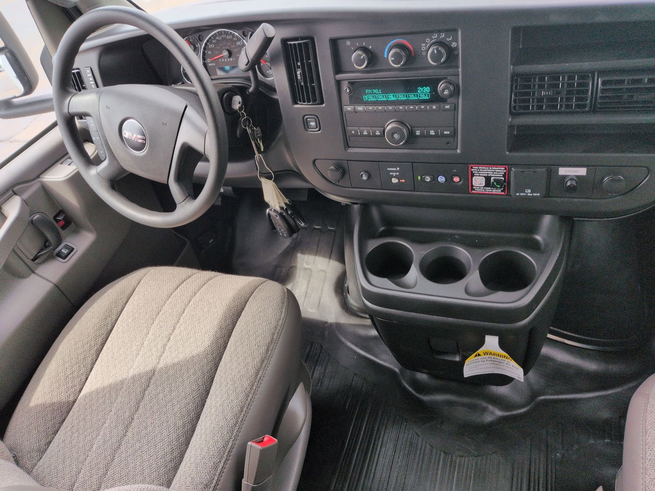 2026 GMC Savana Cutaway 3500 1WT